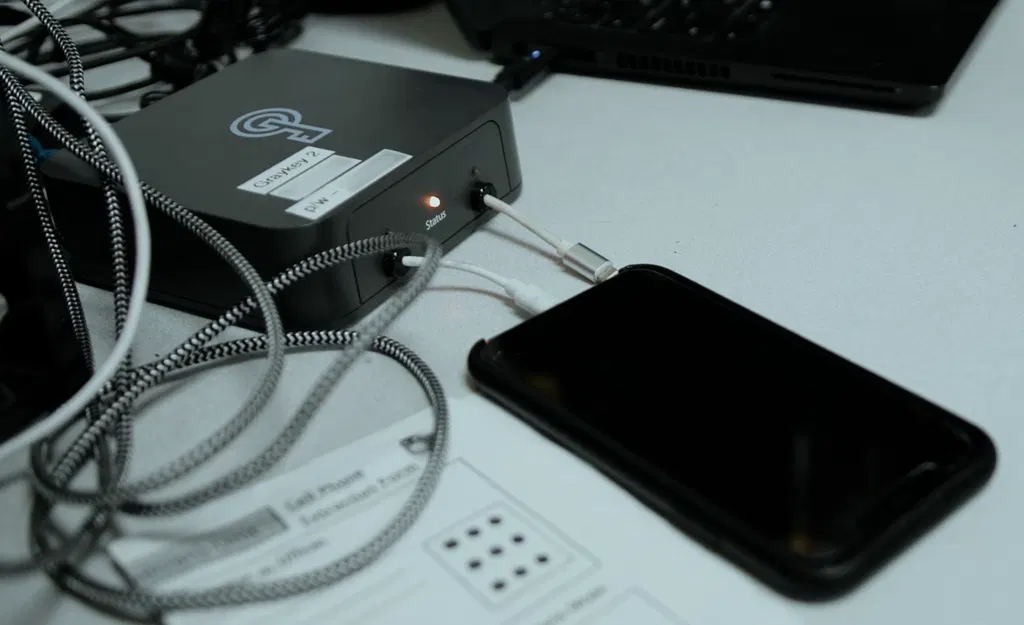 Cops Can Bypass iPhone’s Automatic Reboot to Get Into Locked Phones, Leaked Video Claims