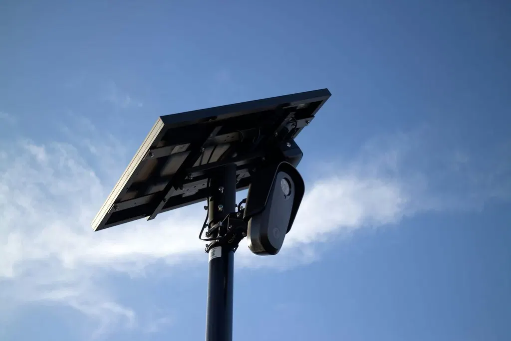 Surveillance Company Tells Cops It Wants to Add Facial Recognition to Flock Cameras