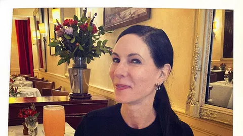 Two Drinks with . . . the ‘Odd Mom Out’