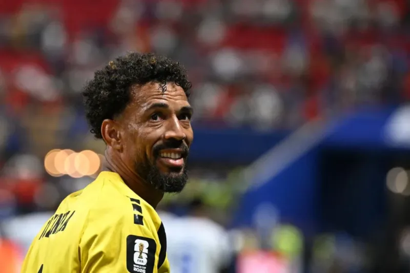 Vozinha assina pelo Colo-Colo e vai jogar no campeão chileno