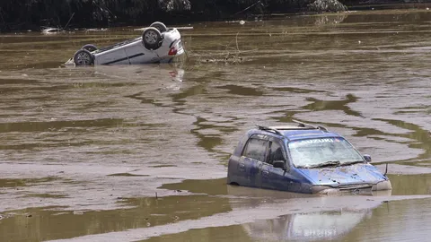 Assam flood toll 66, BJP seeks relief funds from party workers