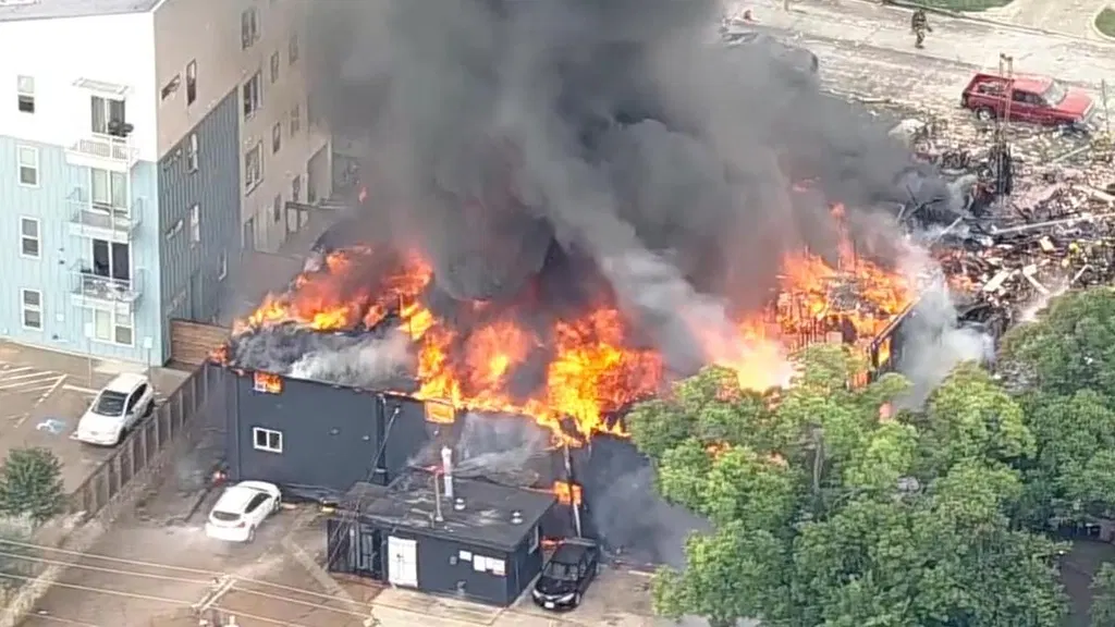 Three dead in Dallas apartment fire; search underway