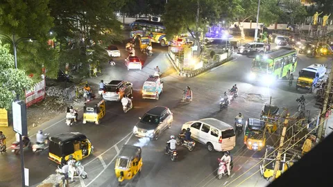 Absence of Periyar Arch calls for traffic improvement works near K.K. Nagar roundabout