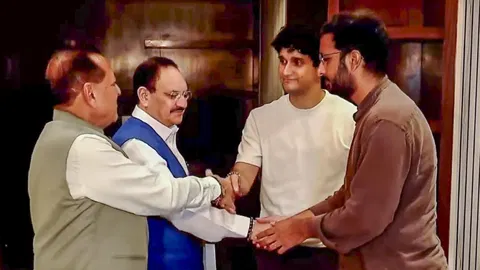 Top news of the day: CJP-Government talks to continue tomorrow amid Pradhan resignation demand; Centre orders GitHub to remove Bitchat app over security concerns, and more