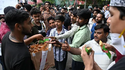 Delhi Police dismisses rumours of ban on app-based food delivery in New Delhi district