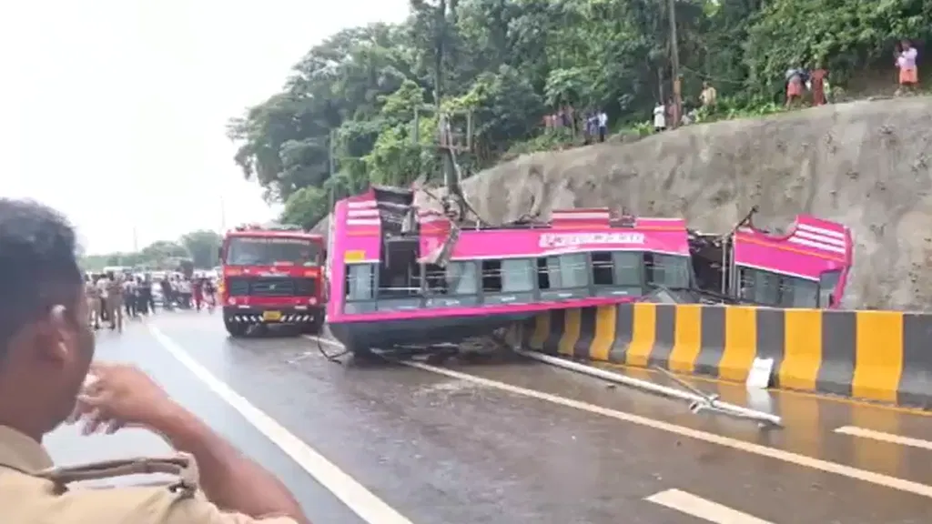 One killed, over 30 injured as bus overturns in Kerala’s Kuttippuram