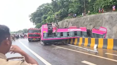 One killed, over 30 injured as bus overturns in Kerala’s Kuttippuram