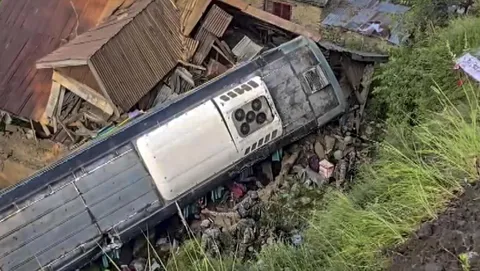 Amarnath pilgrim bus falls into a gorge