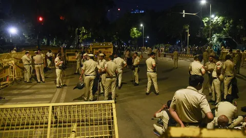 Morning Digest: Delhi Police likely to withdraw FIRs as CJP-led agitation ends; Bill in U.S. Senate seeks three-year pause on H-1B visas, and more