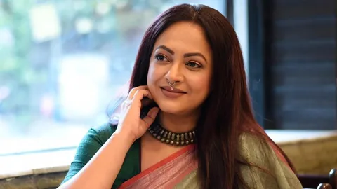 FIR against actor Sreelekha Mitra for allegedly carrying objectionable poster of PM in CJP rally