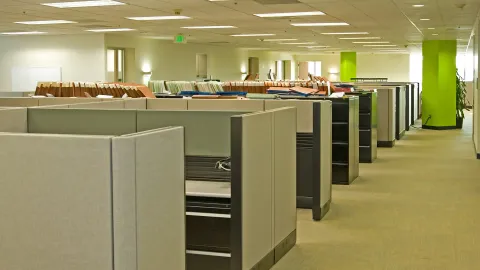 H&R Block Location Mistaken For ‘Backrooms’ Fan Event