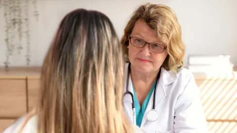 Ob-Gyn Warns Alex Cooper To Avoid Public Feuds In First Trimester