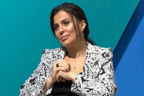 Aynur Dadaşova: “…niyə onunla məcbur yaşayım?"
