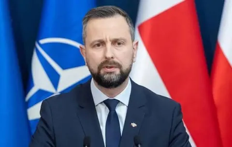 Müdafiə naziri prezidenti günahlandırdı