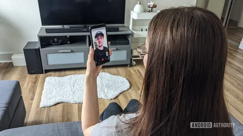 Google Messages takes first step towards RCS video calls