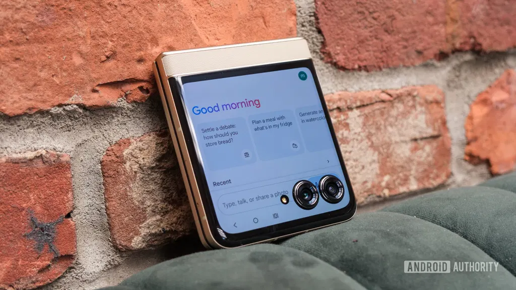 Forget new models — Gemini’s working on what really matters: dark mode options
