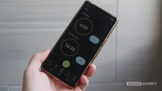 Google Clock finally supports Live Updates for stopwatch and timer