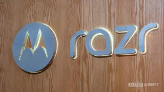 Motorola’s wide Razr looks small, chunky, and powerful in detailed new leaks