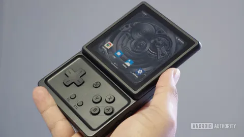 This cheap, swiveling Android handheld is a blast, but it literally hurts my hands