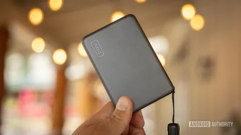 The INIU SnapGo Air is a wireless, fast, and convenient Qi2.2 magnetic power bank