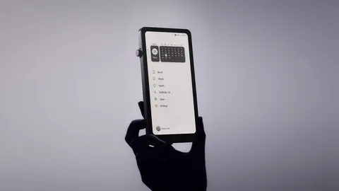 This unusual ‘everything e-reader’ runs Android and lets you navigate with a knob