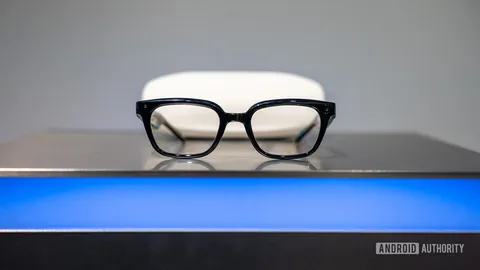 Here’s how Samsung’s smart glasses will keep perverts away (hopefully)