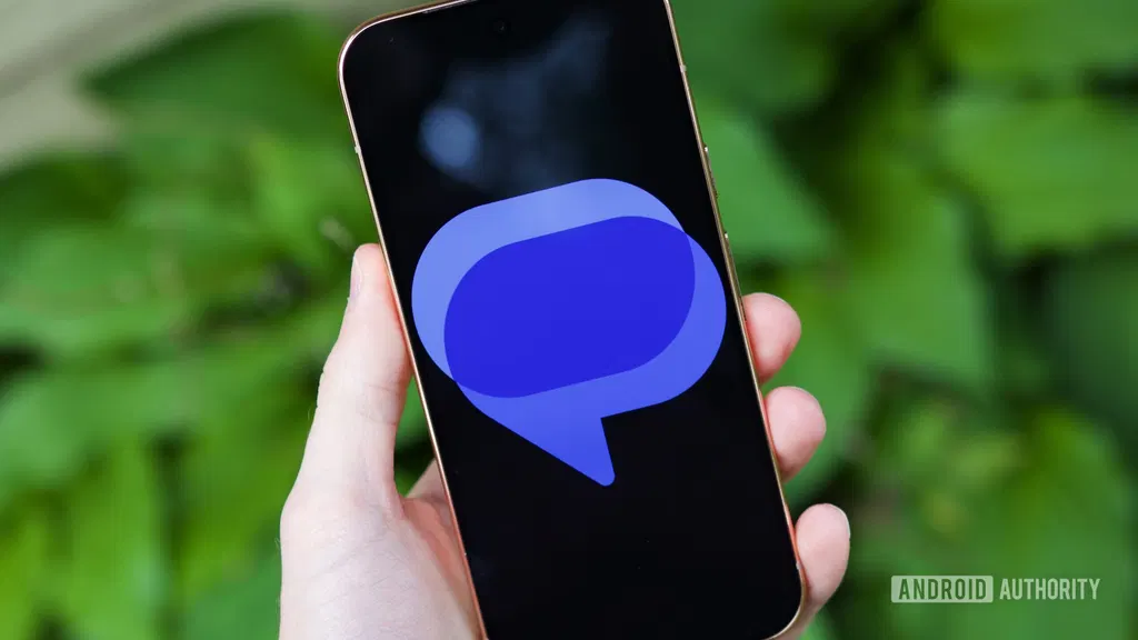 Google Messages has a camera flash problem, and nobody knows why