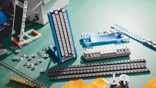 Google’s bizarre new Gboard keyboard is a conveyor belt that brings the keys to you