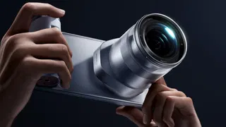 This camera attaches to the back of your flagship phone, costs more than most phones