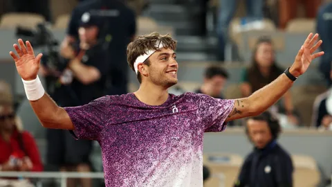 Cobolli beats Auger-Aliassime to ensure Italian in French Open final