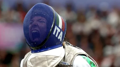 Fencing worlds: Favaretto beats fellow Italian Errigo to take foil gold