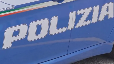 Anziano va dalla moglie gravemente malata in clinica, le spara poi si suicida
