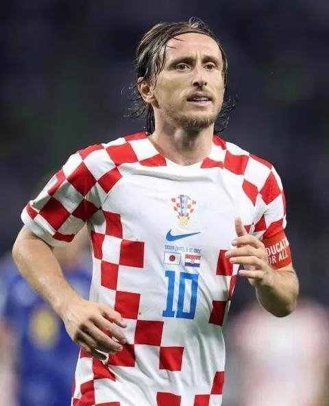 Luka Modric �i-a prelungit contractul cu AC Milan pentru �nc� un sezon