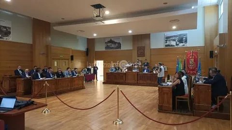 Nomina Sacal ignorata dopo essere stata invocata, la polemica politica del momento è il question time