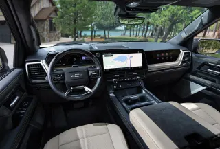 GM’s New Software Plays Nice With Apple CarPlay, Android Auto