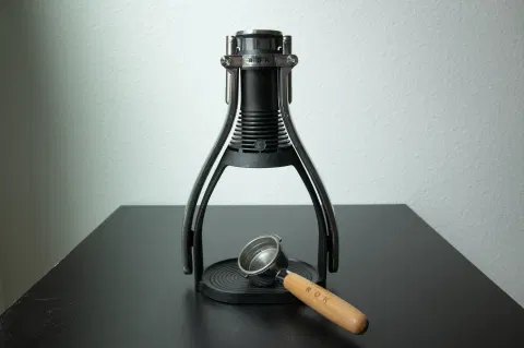 I Tested Rok’s Devilishly Sleek Manual Espresso Maker. Here’s How It Went