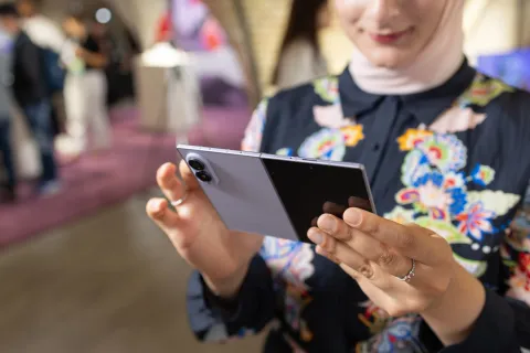 Galaxy Z Fold 8 Review: A Passport-Size Shape-Shifter for Every Moment