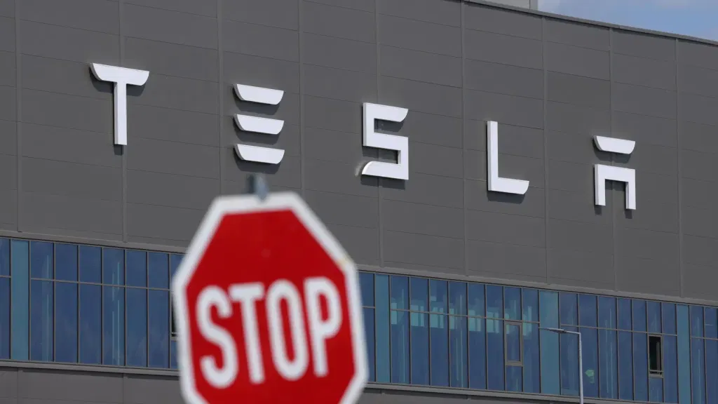 Black Workers Allege Systemic Racism at Tesla as Landmark California Trial Begins