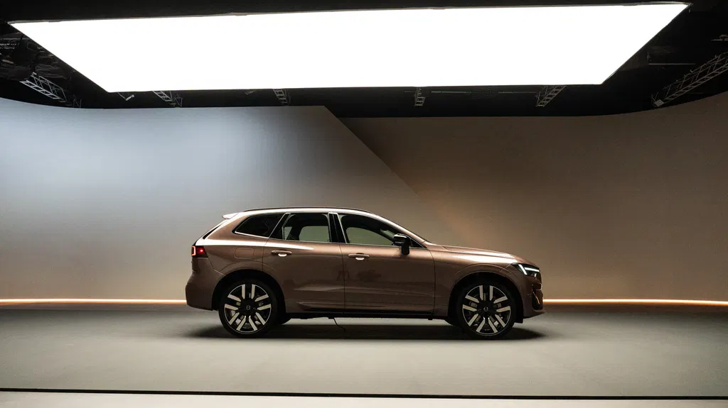 2028 Volvo XC60 and XC90 first look: Double the range and smarter safety, too
