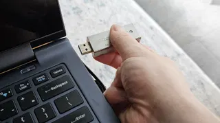Are USB flash drives becoming obsolete?