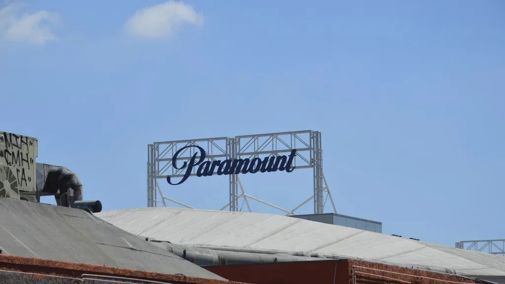 FCC allows Gulf state wealth funds to own nearly half of Paramount-Warner Bros.