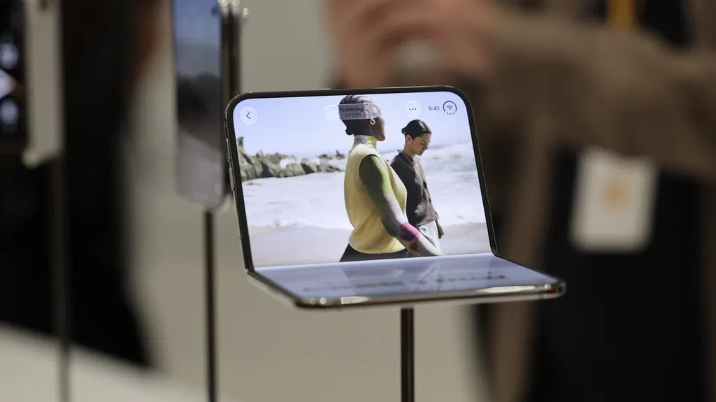iPhone Duo vs Microsoft Surface Duo: One name, two very different devices