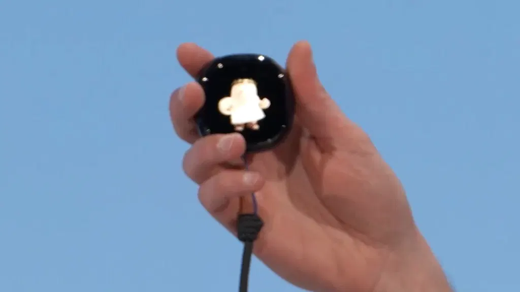 Meta put Muse in a Tamagotchi like 'Charm' device