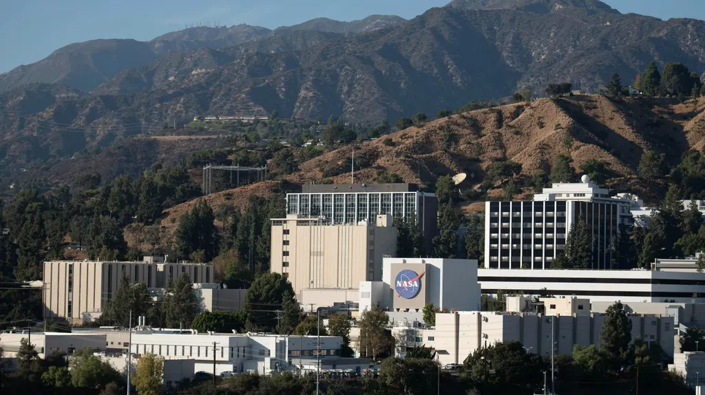 NASA is opening up bids for who will run the Jet Propulsion Laboratory