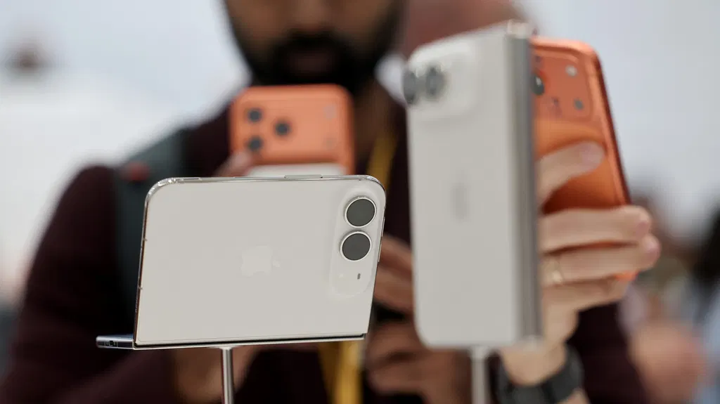 One mobile number, two phones: What is iPhone handoff and which carriers support it?