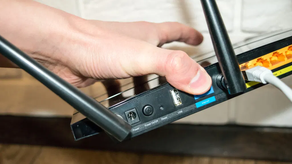 Stop wasting your Wi-Fi router's USB port — try this instead