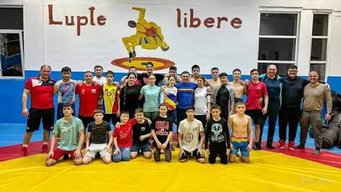 Soția unui oficial din sport, păcălită de gruparea care vinde vechime fictivă în muncă. La Casa de Pensii. Cine a dat-o pe mâna anchetatorilor
