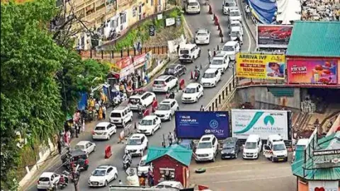 Tourist rush triggers traffic congestion in Shimla, 70,000 vehicles enter in 3 days
