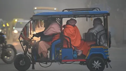 2 lakh e-rickshaws run illegally in Delhi: Why govt has capped their numbers | 5 points