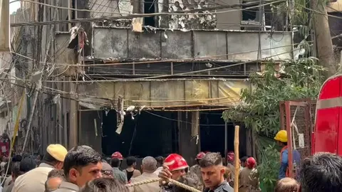 ‘No ventilation’ in shaft-like building, chilling escape video: 5 shocking details in Delhi Malviya Nagar fire